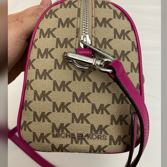 💋NWT Michael Kors Crossbody Bag Fuschia💋 - Picture 6 of 6